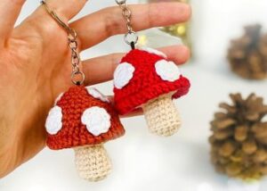 Read more about the article Amigurumi Crochet Mushroom Keychain Pattern